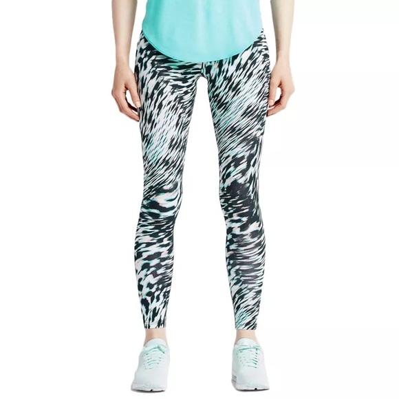 NEW Nike Leg-A-See Windblur Leggings Size L - Picture 1 of 11